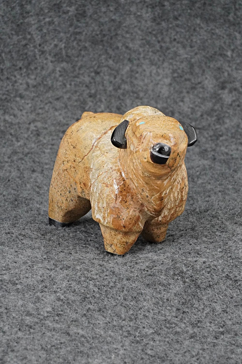 Buffalo Zuni Fetish Carving - Freddie Leekya