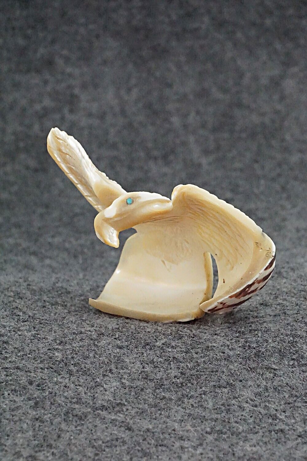Eagle Zuni Fetish Carving - Wilfred Cheama