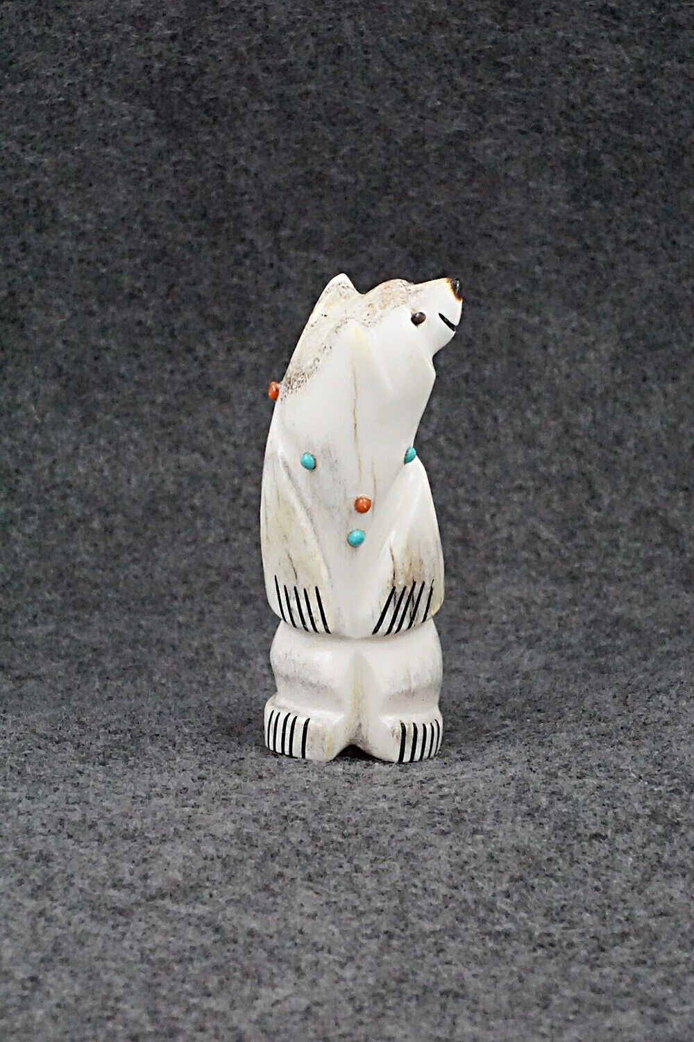 Bear Zuni Fetish Carving - Claudia Peina