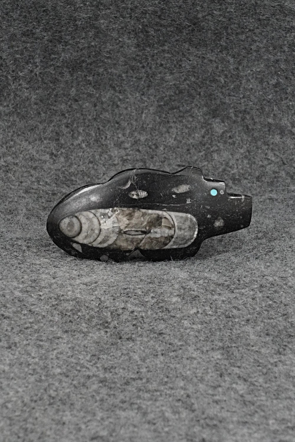 Bear Zuni Fetish Carving - Bernard Laiwakete