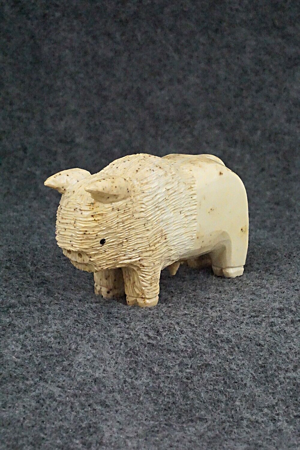 Buffalo Zuni Fetish Carving - Jesus Espino