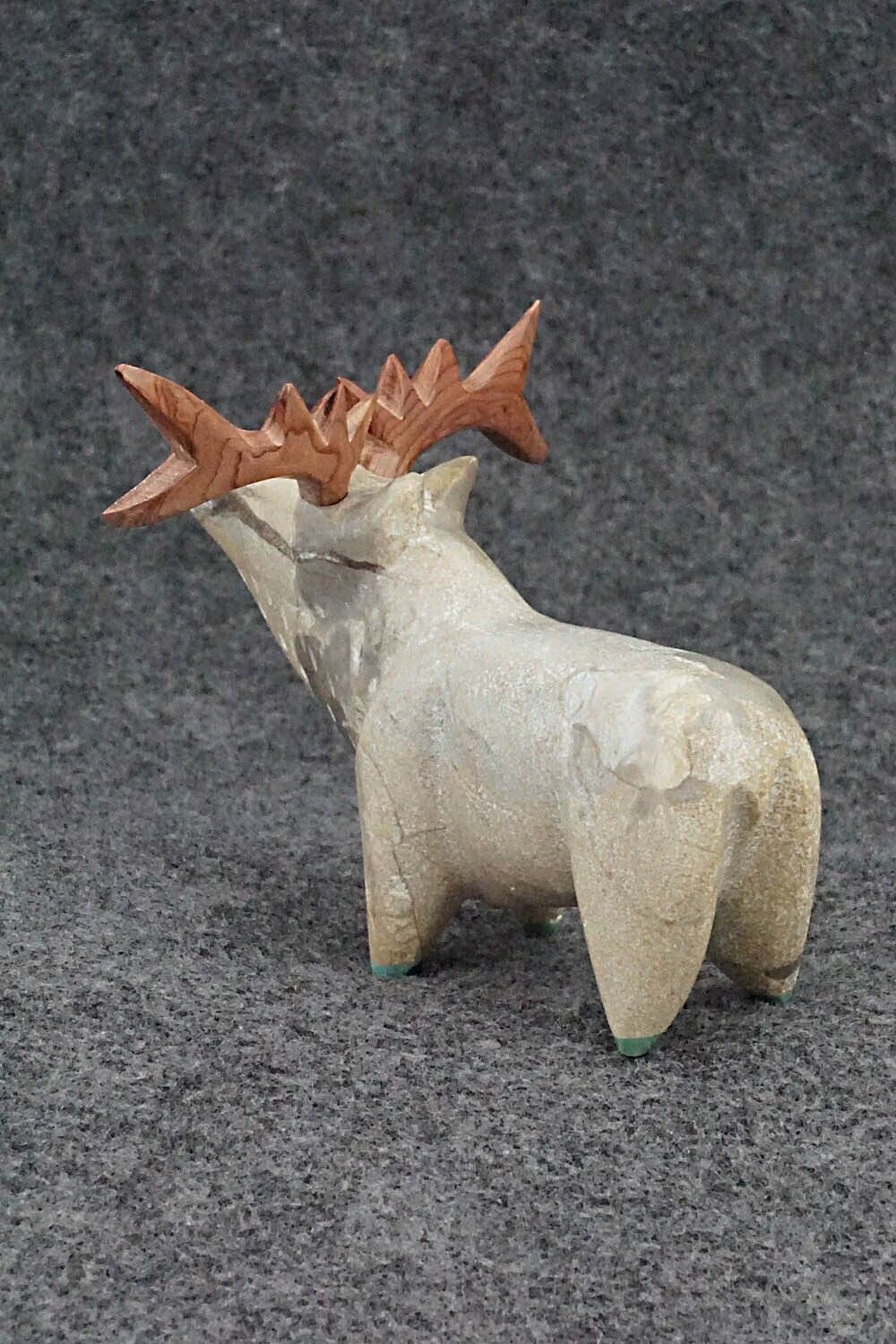 Elk Zuni Fetish Carving - Enrike Leekya