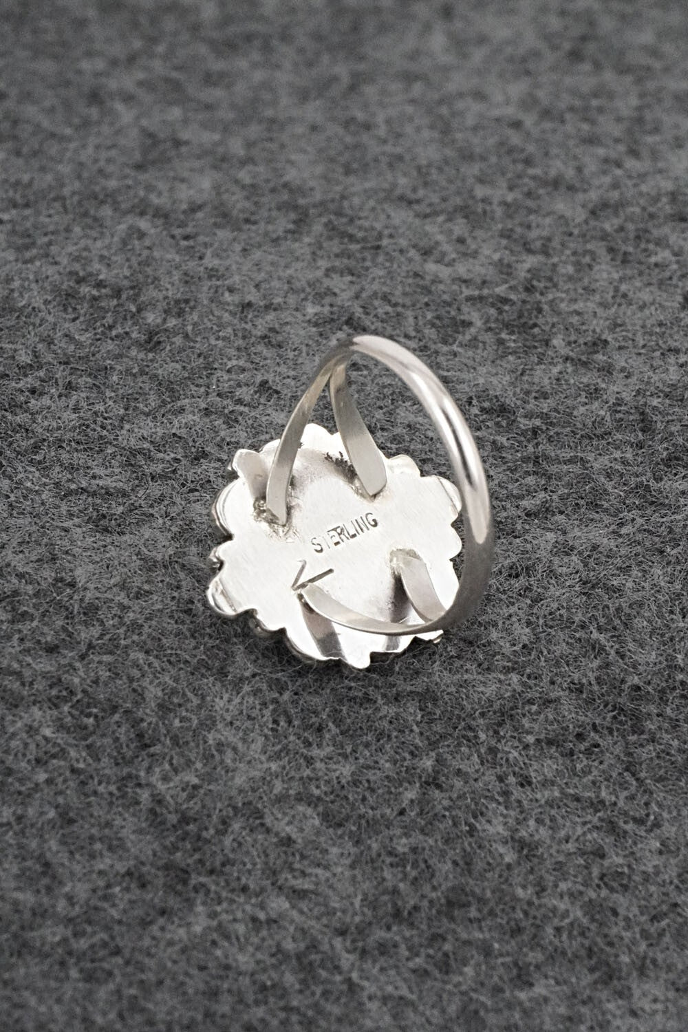 Conch Shell & Sterling Silver Ring - Frieda Martinez - Size 7.5