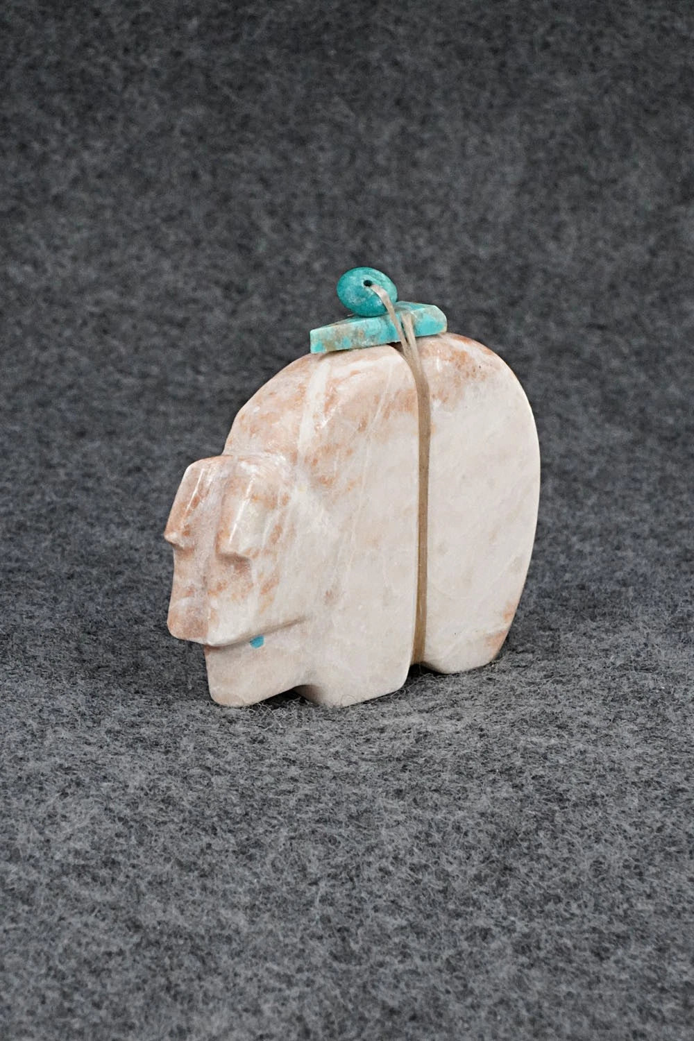 Bear Zuni Fetish Carving - Kinizi Hanawekee