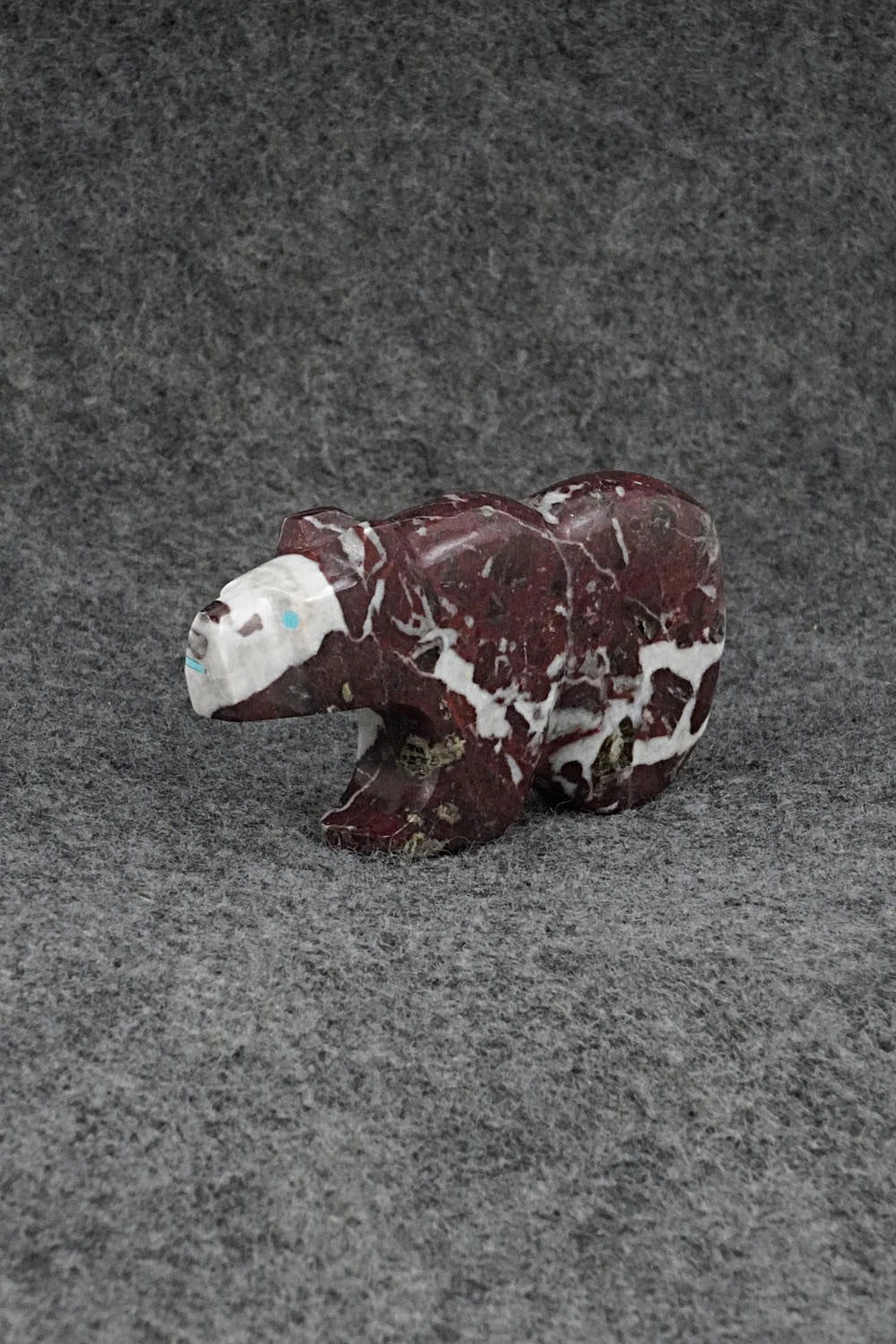 Bear Zuni Fetish Carving - Kenric Laiwakete