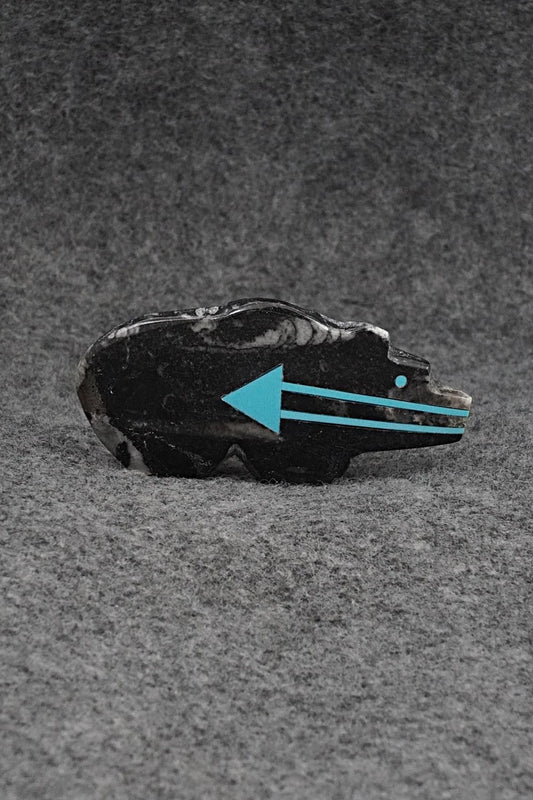 Bear Zuni Fetish Carving - Bernard Laiwakete