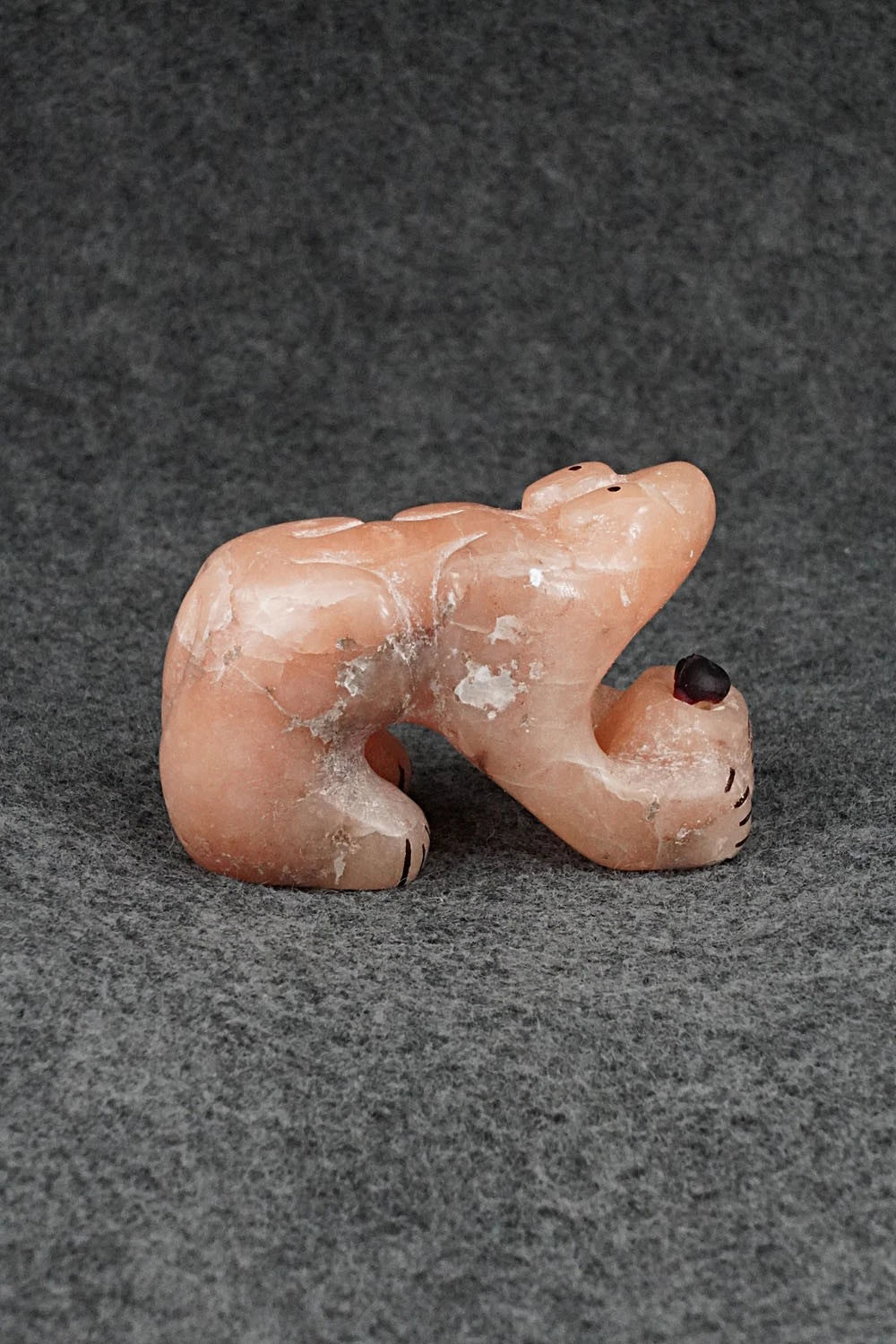 Bear Zuni Fetish Carving - Rick Kallestewa
