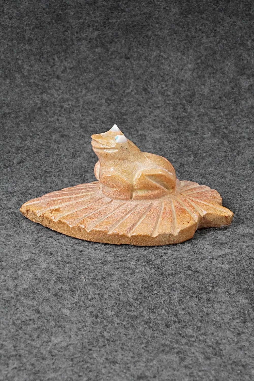 Frog Zuni Fetish Carving - Freddie Leekya