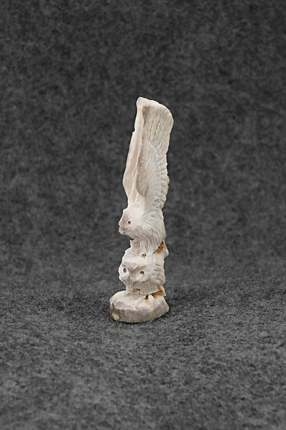 Owl Zuni Fetish Carving - Lewis Malie