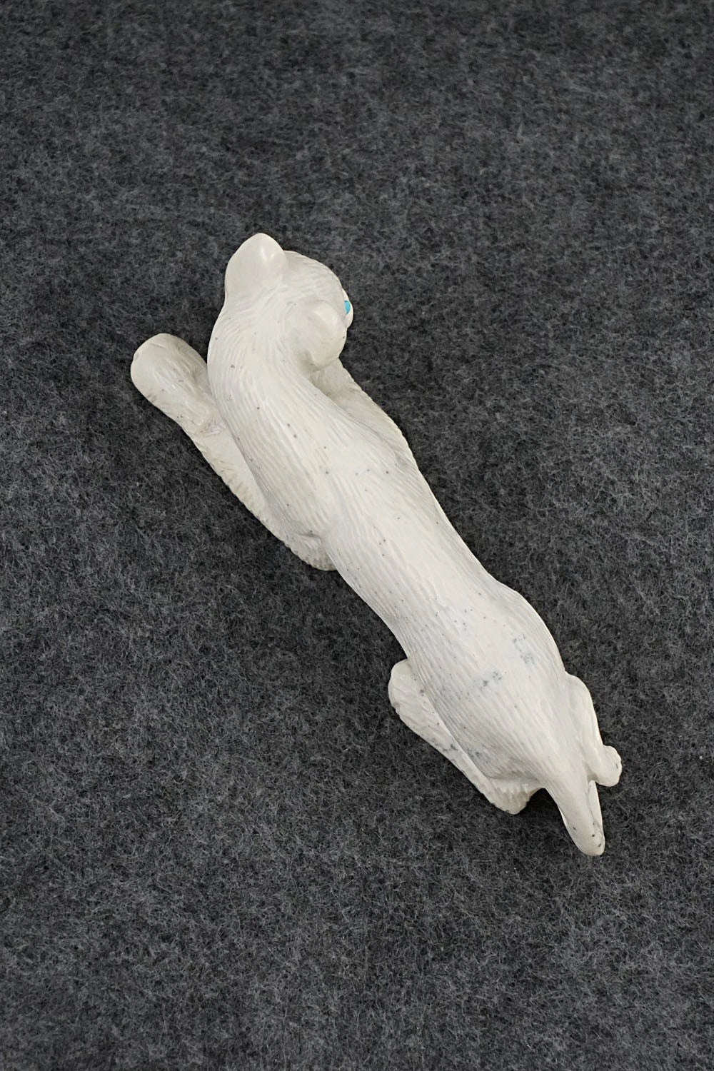 Mountain Lion Zuni Fetish Carving - Wilfred Cheama