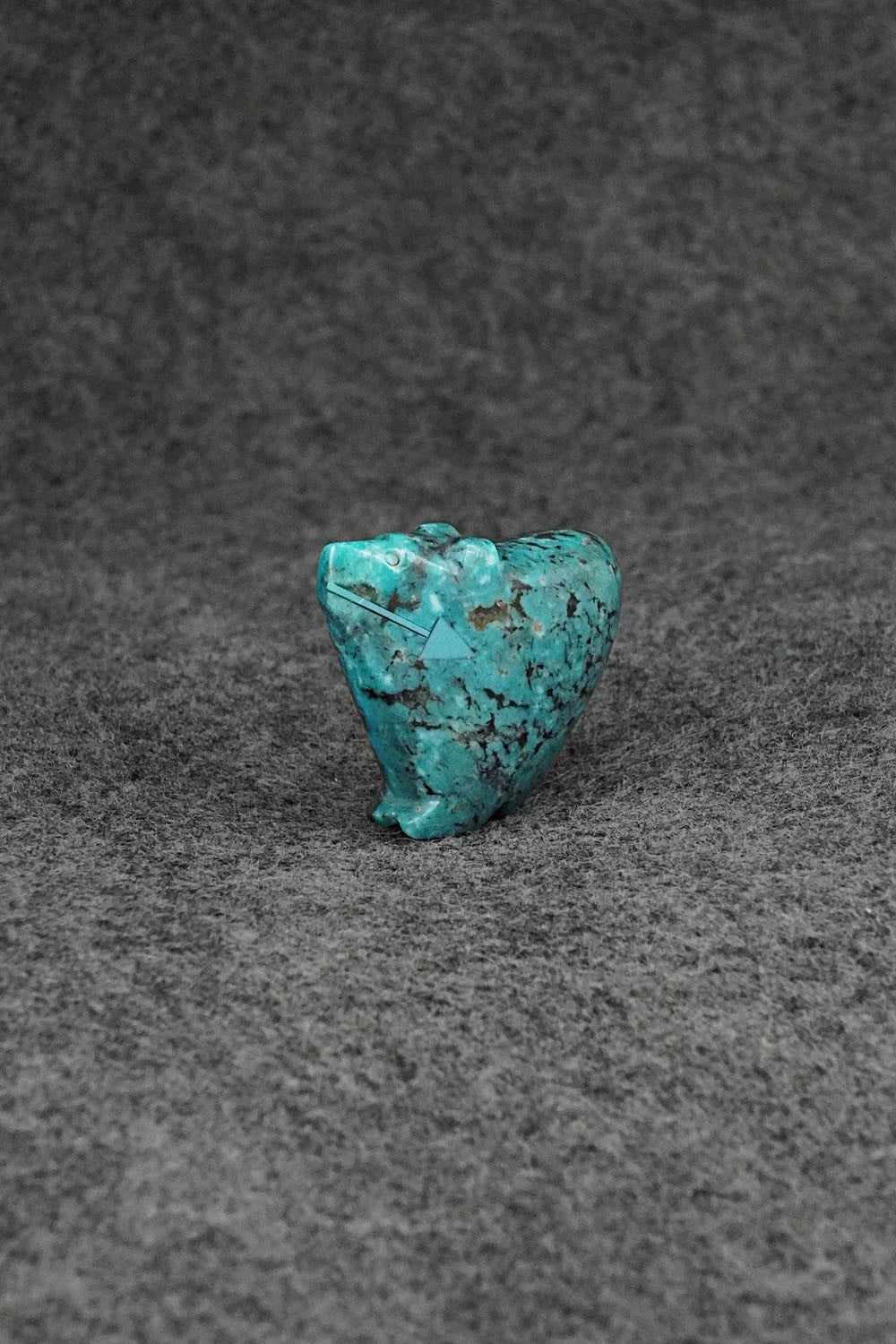 Bear Zuni Fetish Carving - Abby Quam Panteah