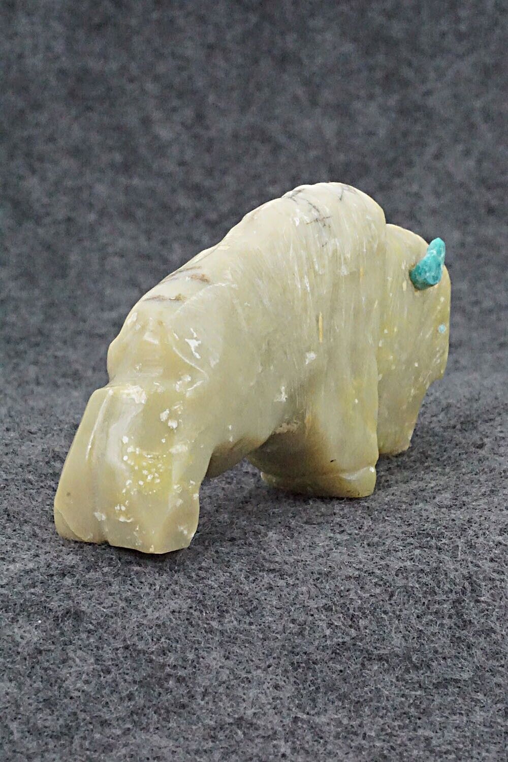 Buffalo Zuni Fetish Carving - Kevin Quam