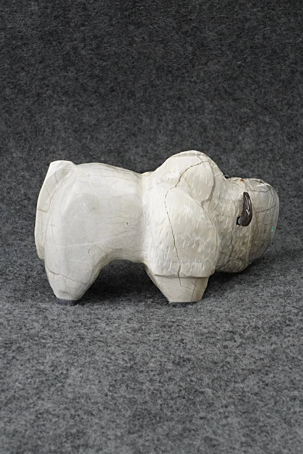 Buffalo Zuni Fetish Carving - Freddie Leekya