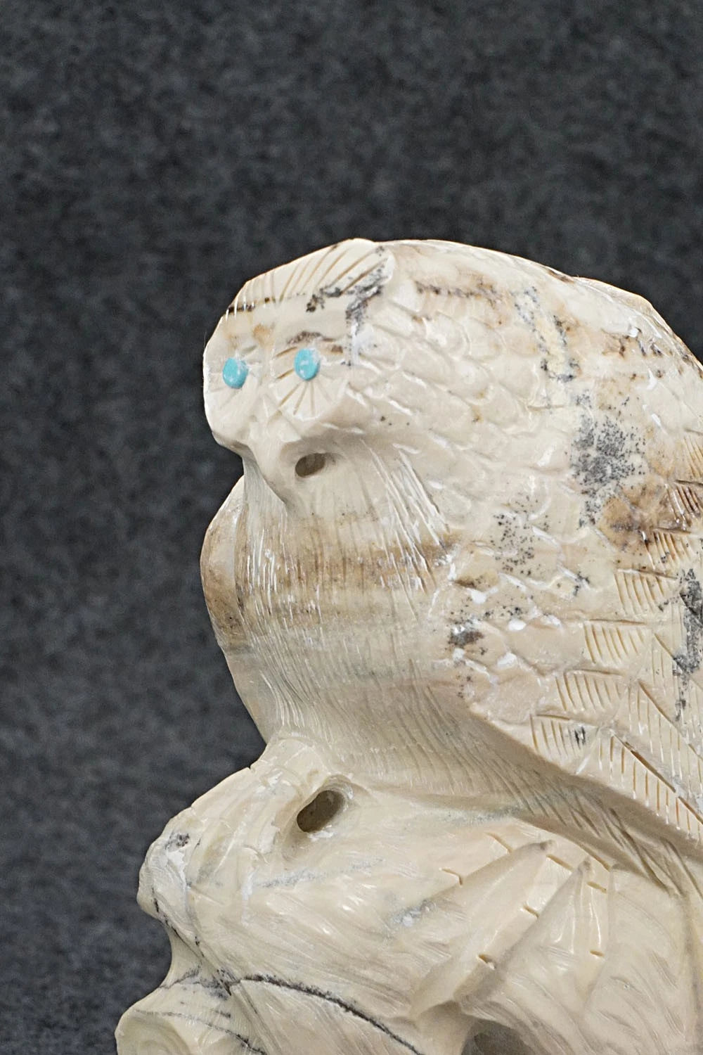 Owl Zuni Fetish Carving - Derrick Kaamasee
