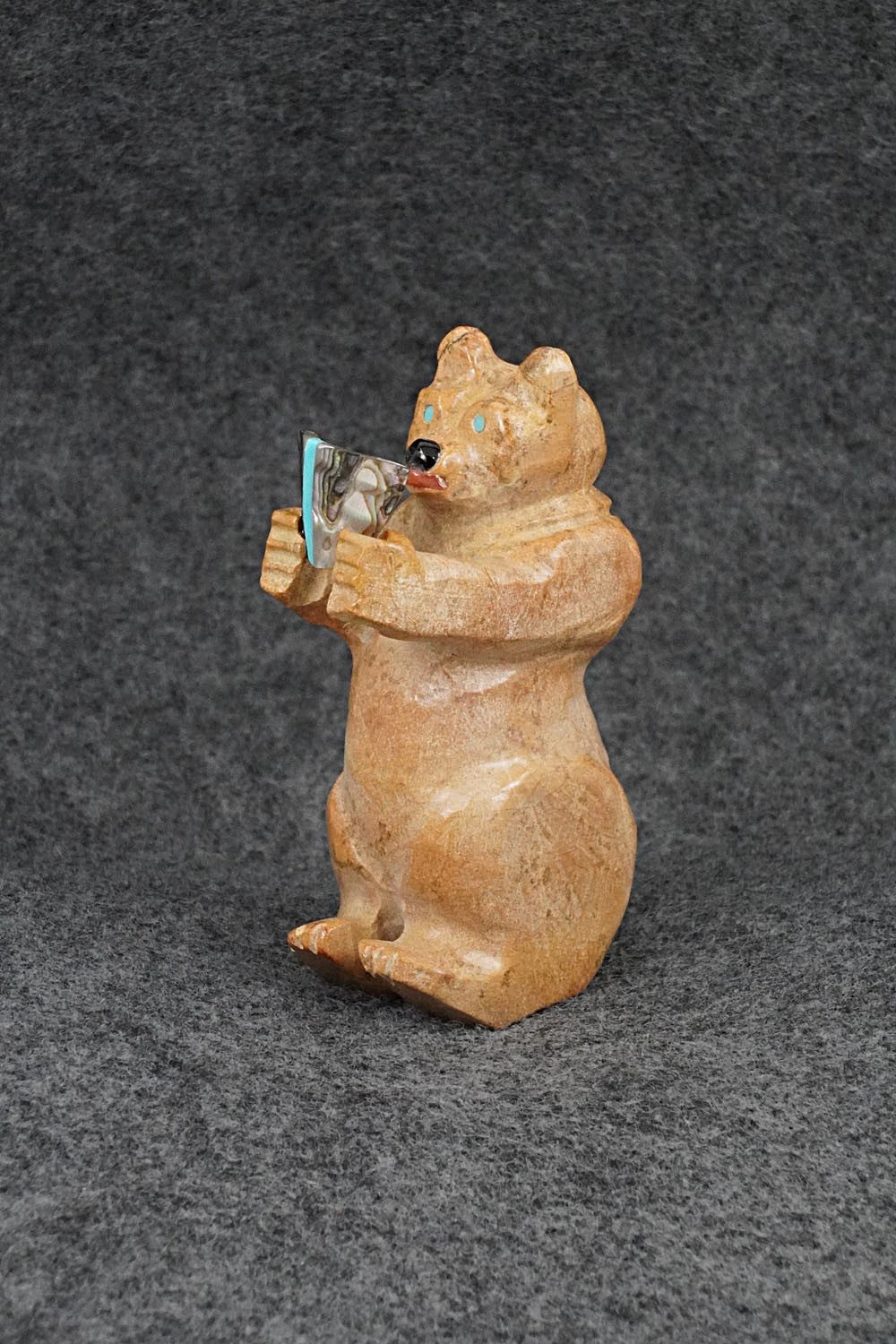 Bear Zuni Fetish Carving - Freddie Leekya