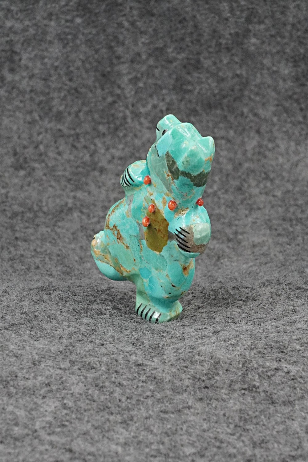 Bear Zuni Fetish Carving - Claudia Peina