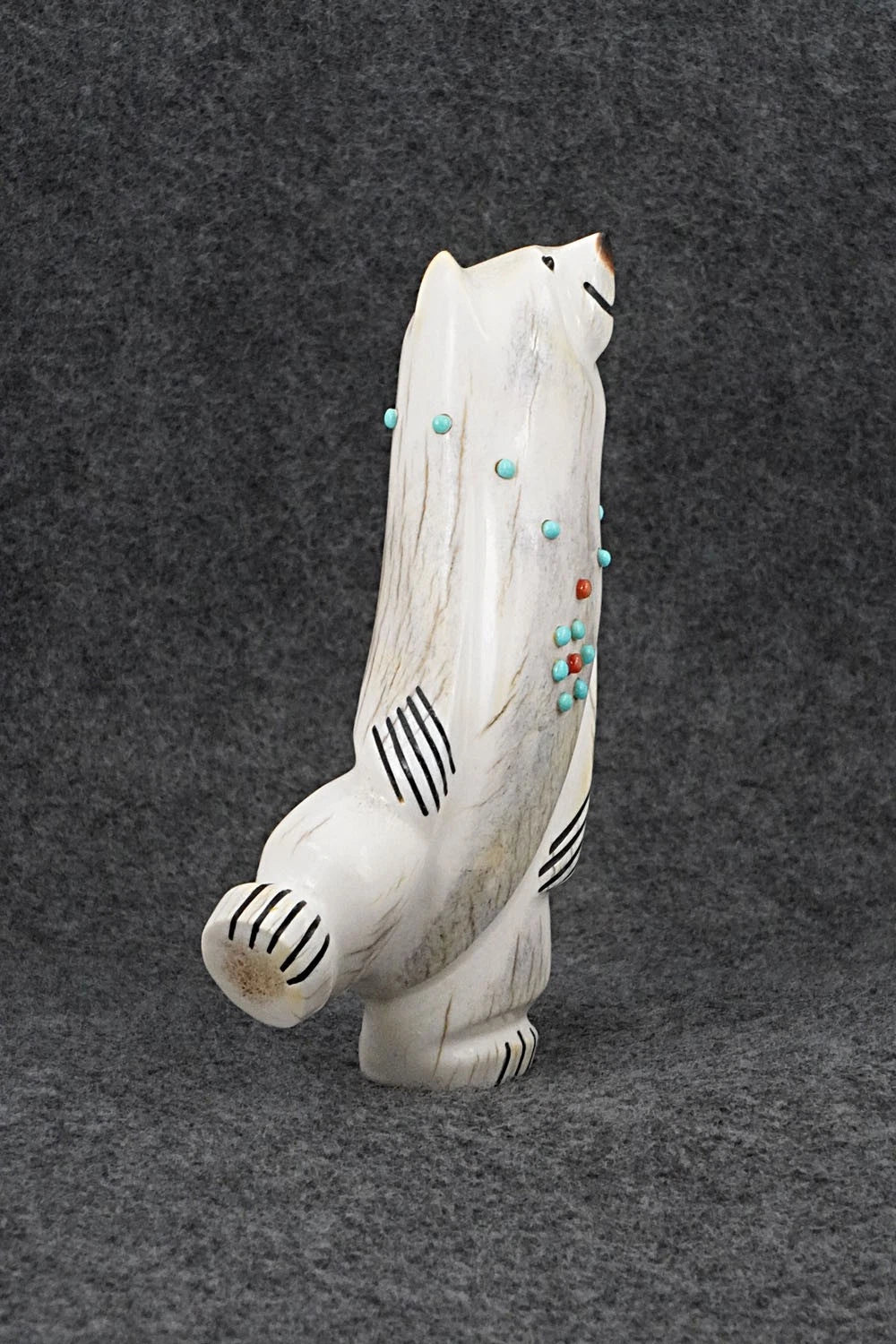Bear Zuni Fetish Carving - Claudia Peina