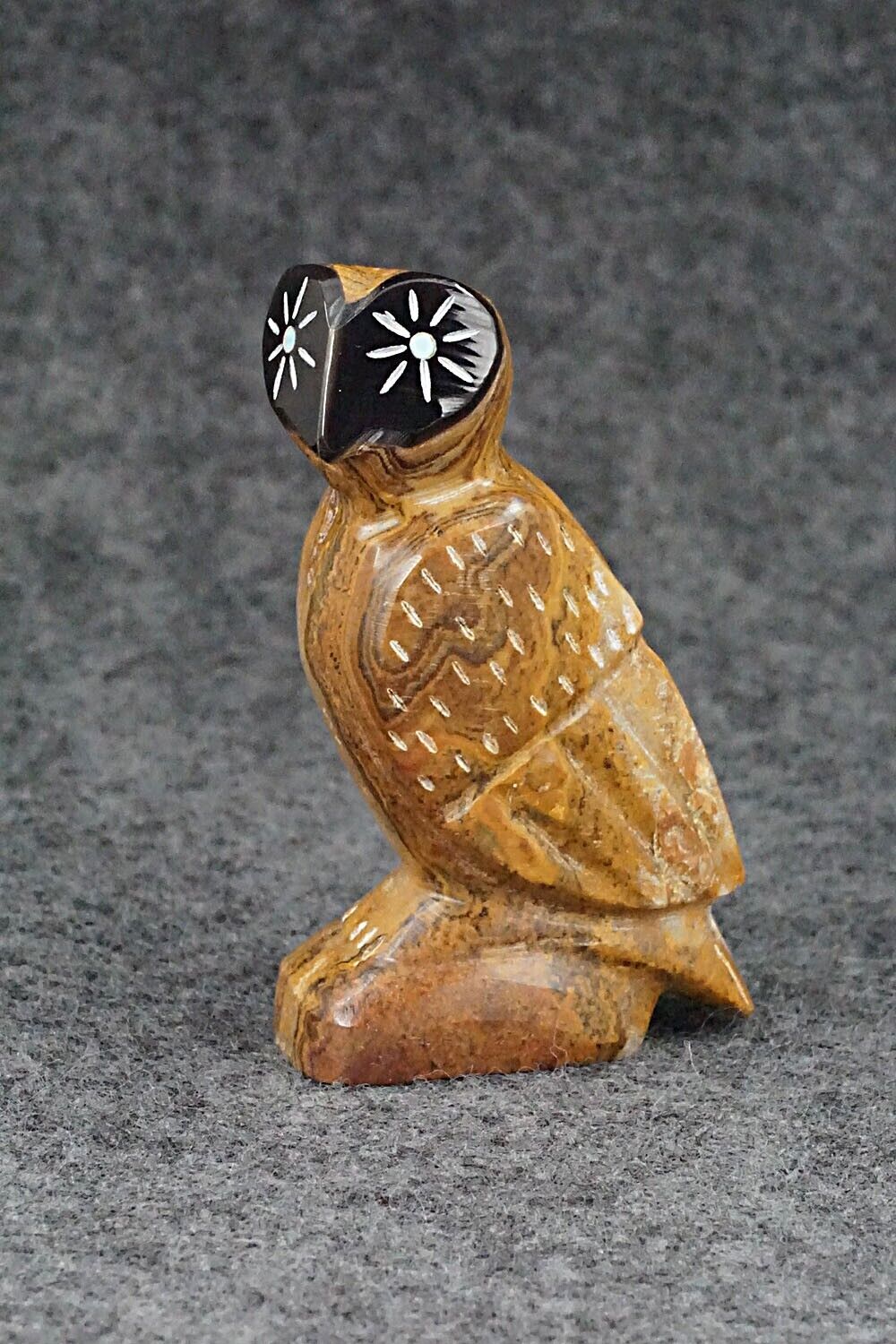 Owl Zuni Fetish Carving - Enrike Leekya