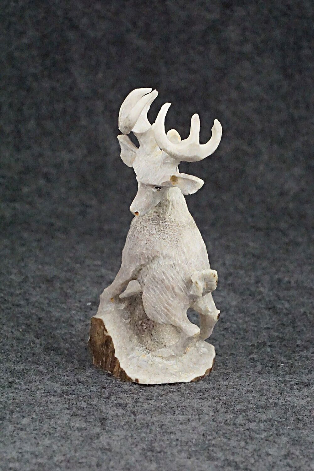 Deer Zuni Fetish Carving - Lewis Malie Jr.