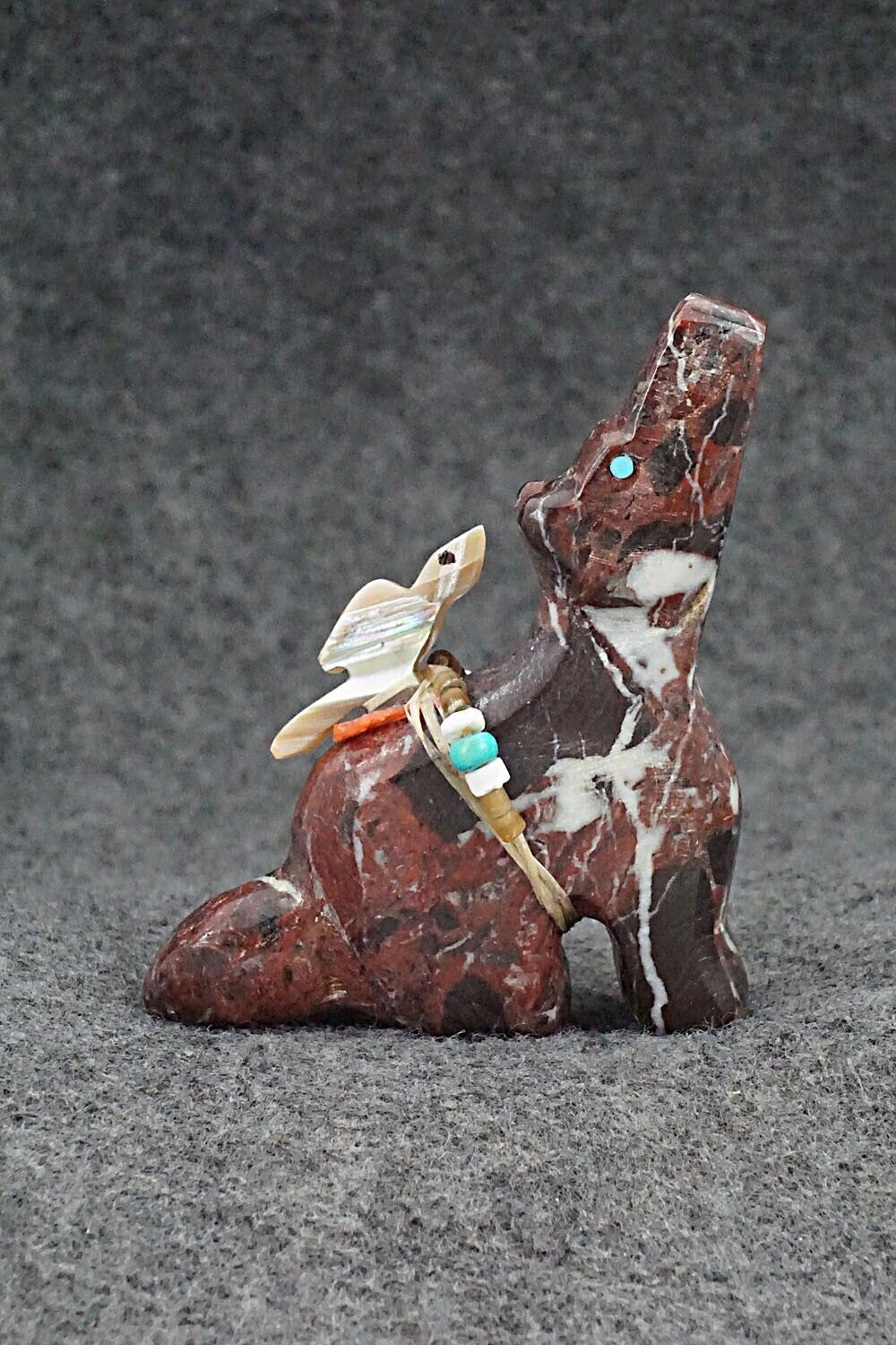 Wolf Zuni Fetish Carving - Fernando Laiwakete