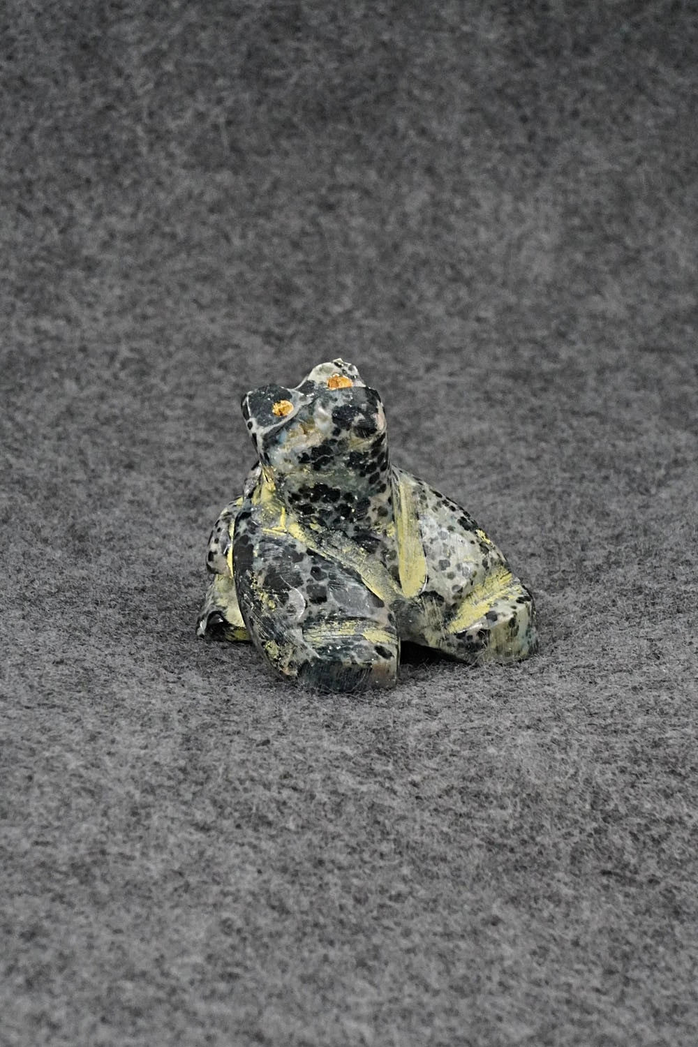 Frog Zuni Fetish Carving - Michael Mahooty
