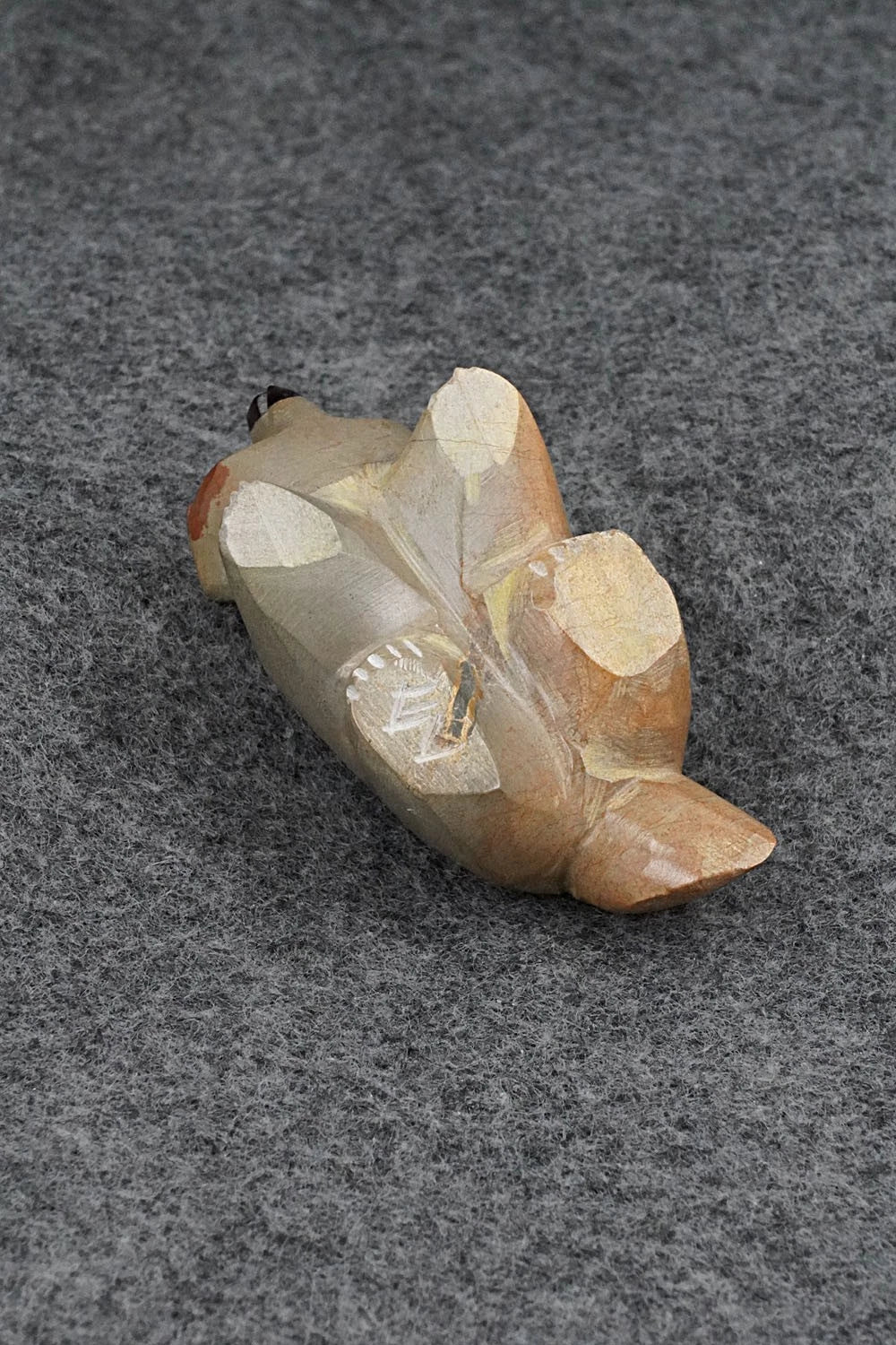 Badger Zuni Fetish Carving - Enrike Leekya