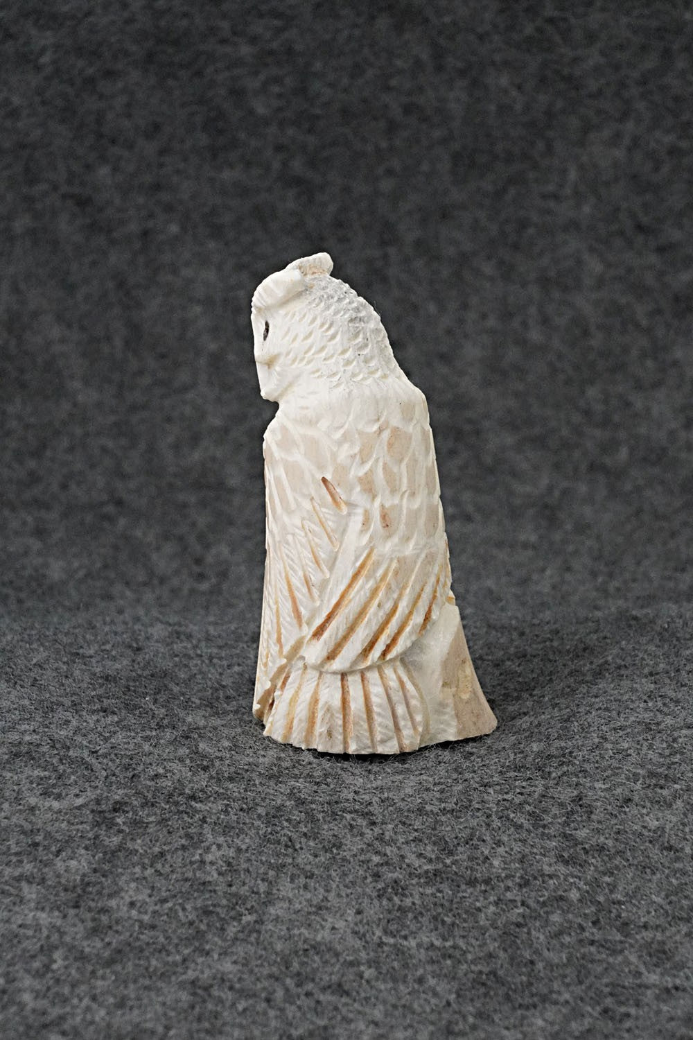 Owl Zuni Fetish Carving - Elton Kaamasee