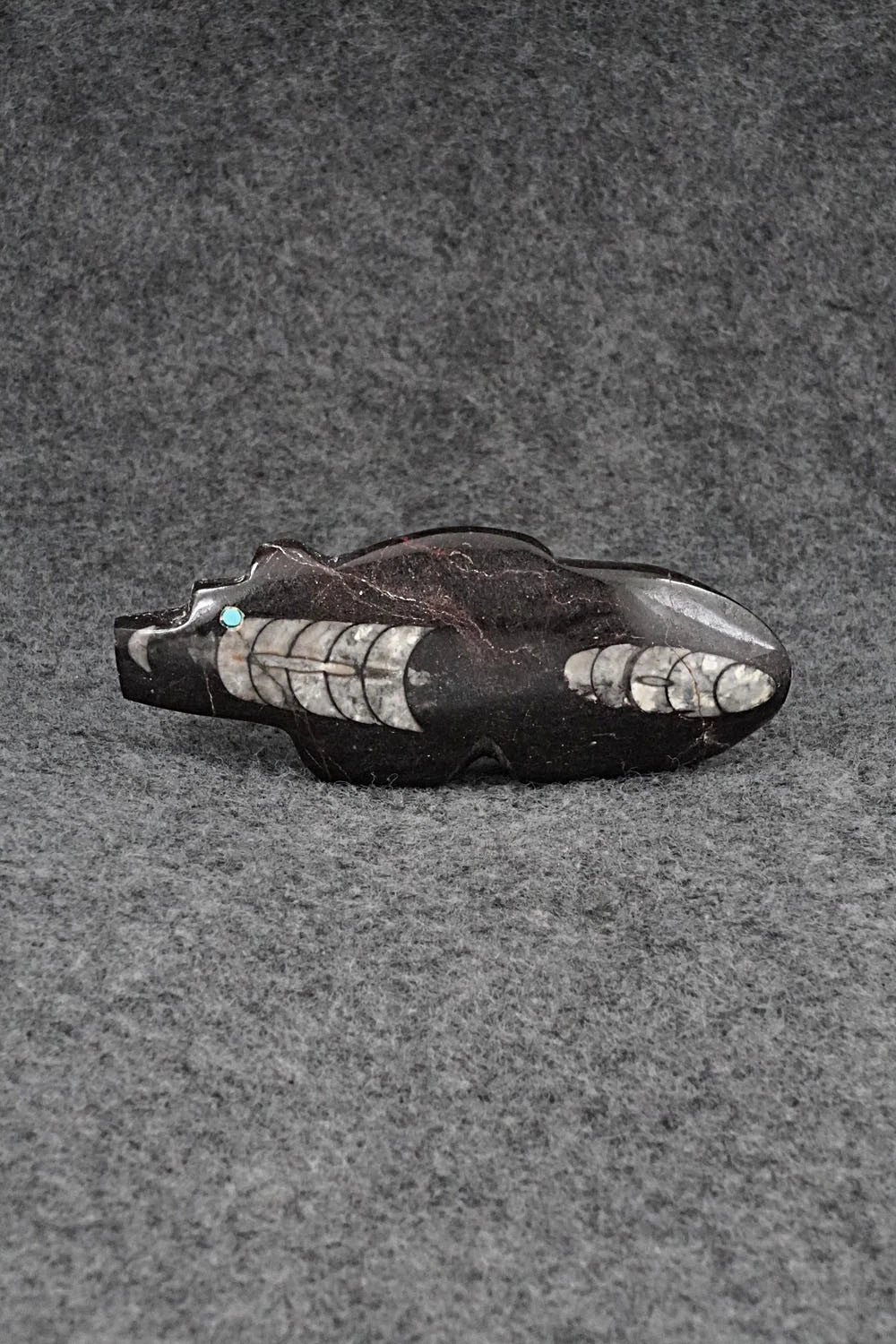 Bear Zuni Fetish Carving - Bernard Laiwakete