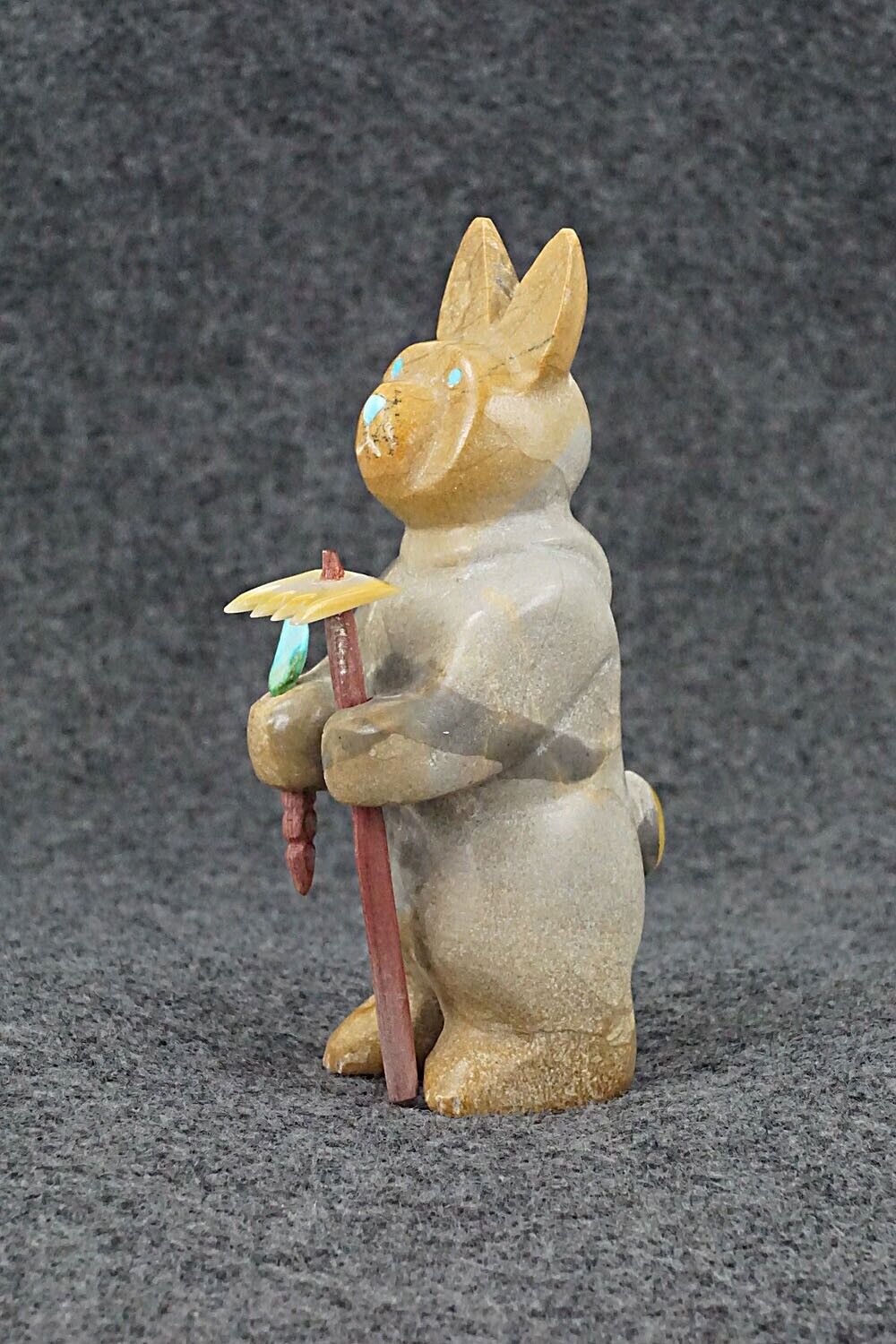 Rabbit with Carrot Zuni Fetish Carving - Enrike Leekya