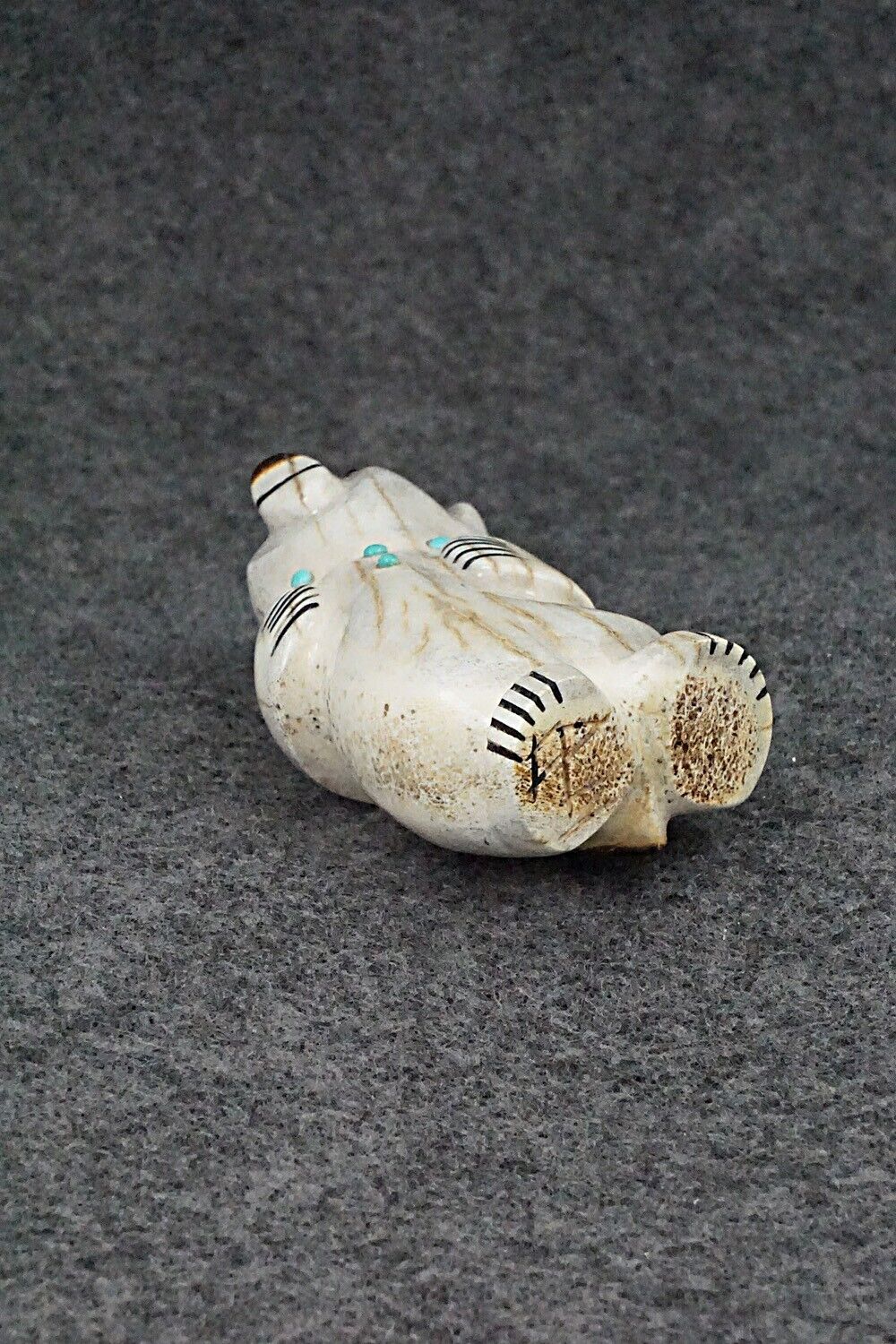 Bear Zuni Fetish Carving - Claudia Peina