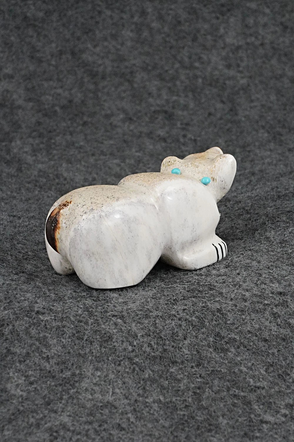 Bear Zuni Fetish Carving - Claudia Peina