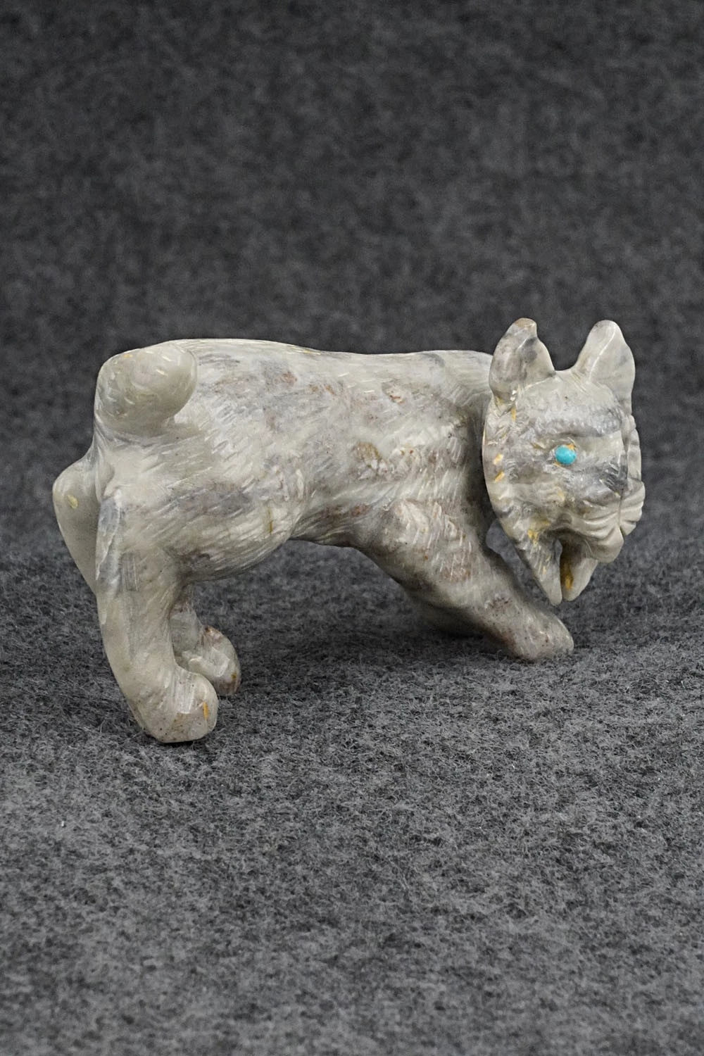 Bobcat Zuni Fetish Carving - Wayne Cheama