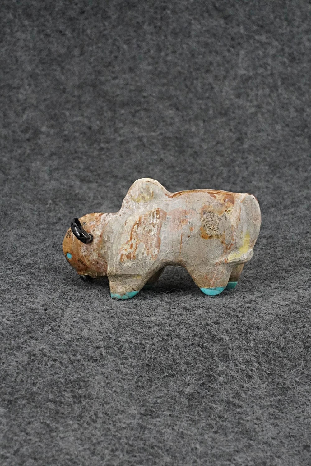 Buffalo Zuni Fetish Carving - Freddie Leekya
