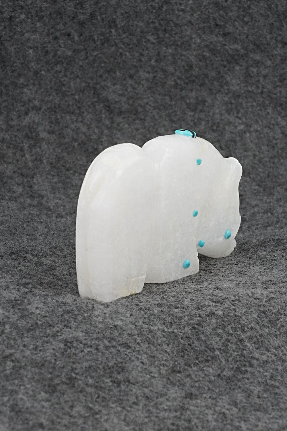 Bear Zuni Fetish Carving - Dannette Laate