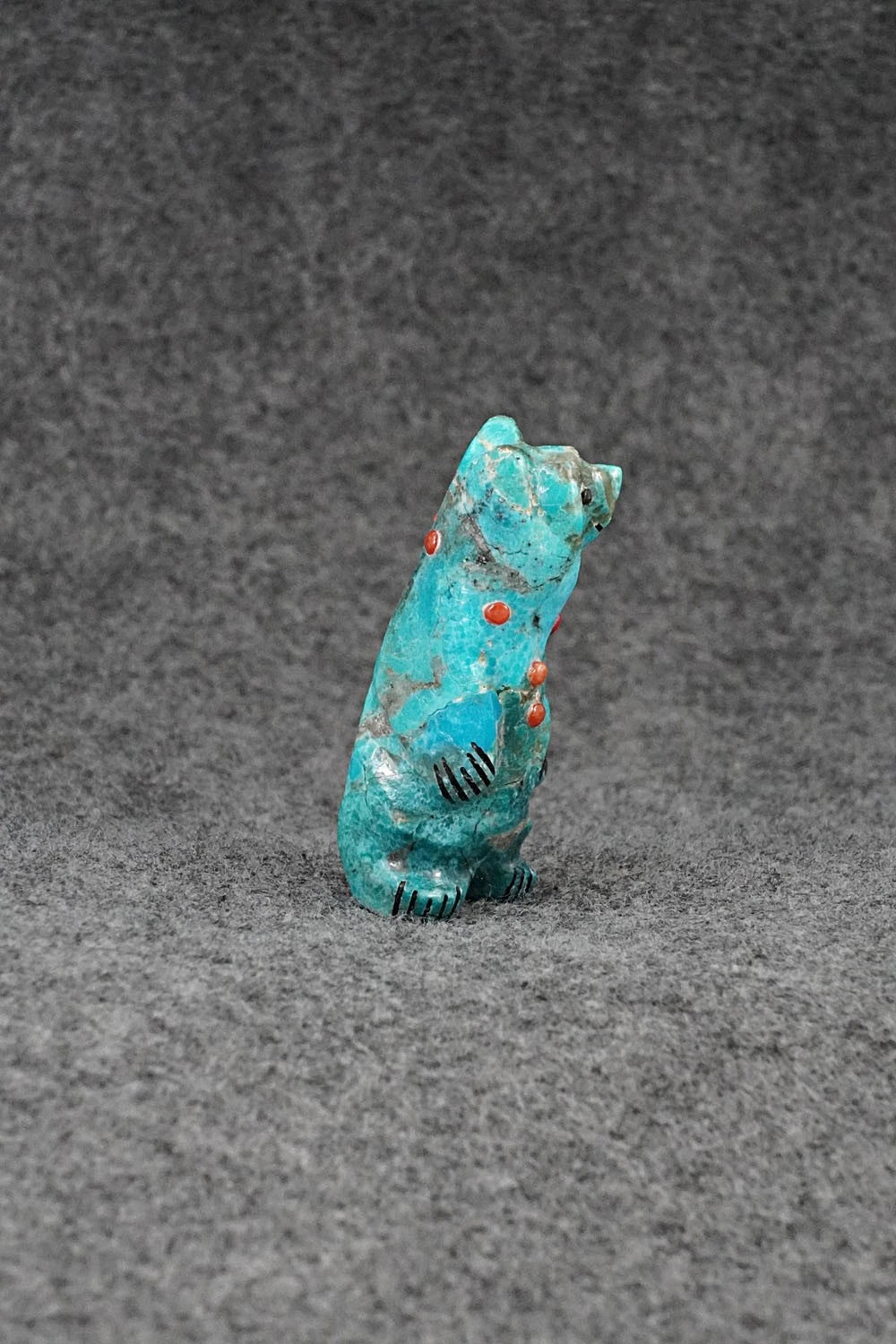 Bear Zuni Fetish Carving - Claudia Peina