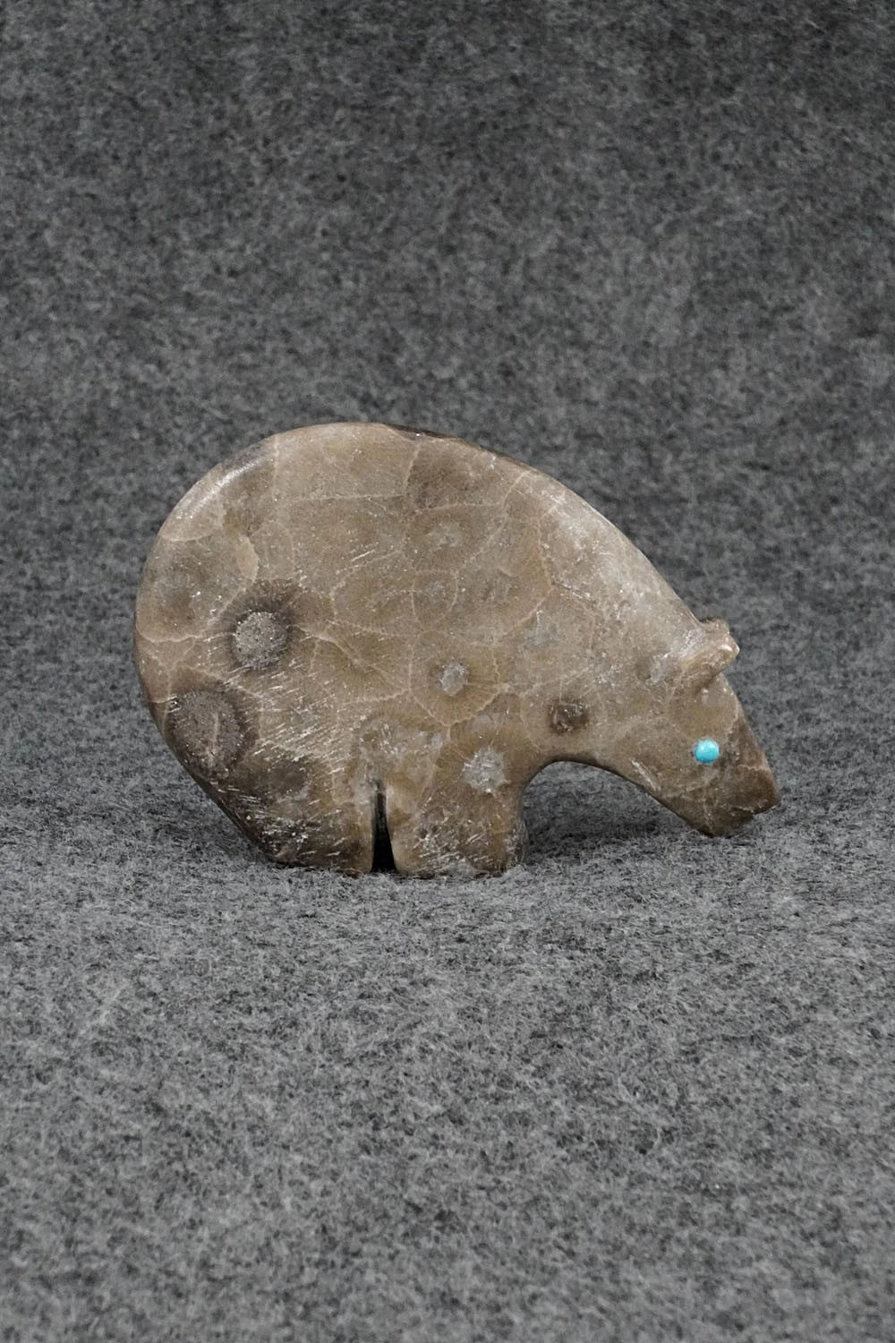 Bear Zuni Fetish Carving - Ronnie Lunasee