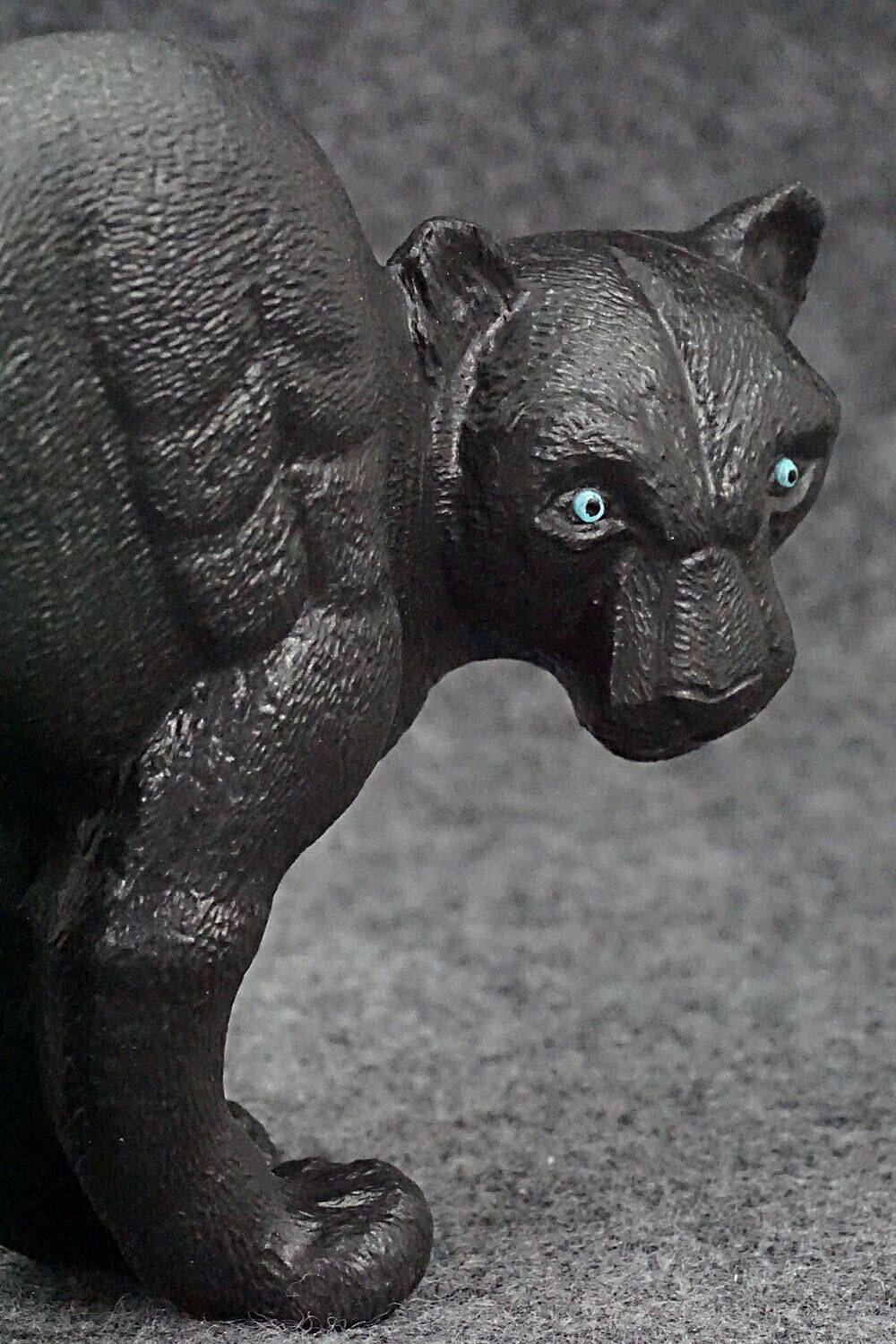 Mountain Lion Zuni Fetish Carving - Travis Lasiloo