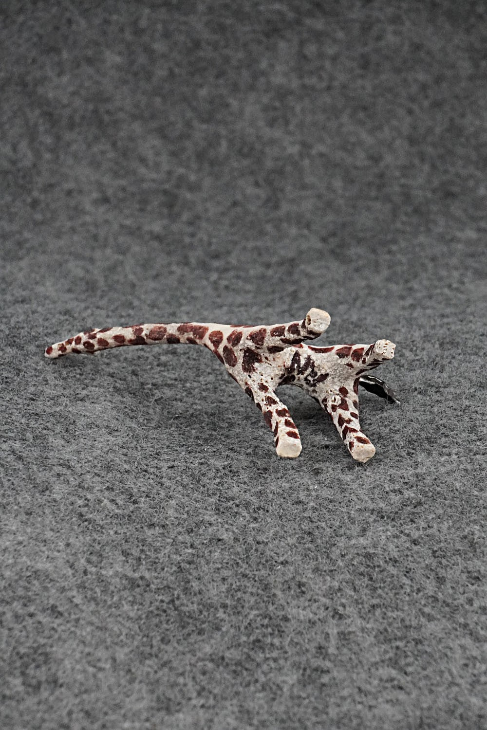 Giraffe Zuni Fetish Carving - Ruben Najera