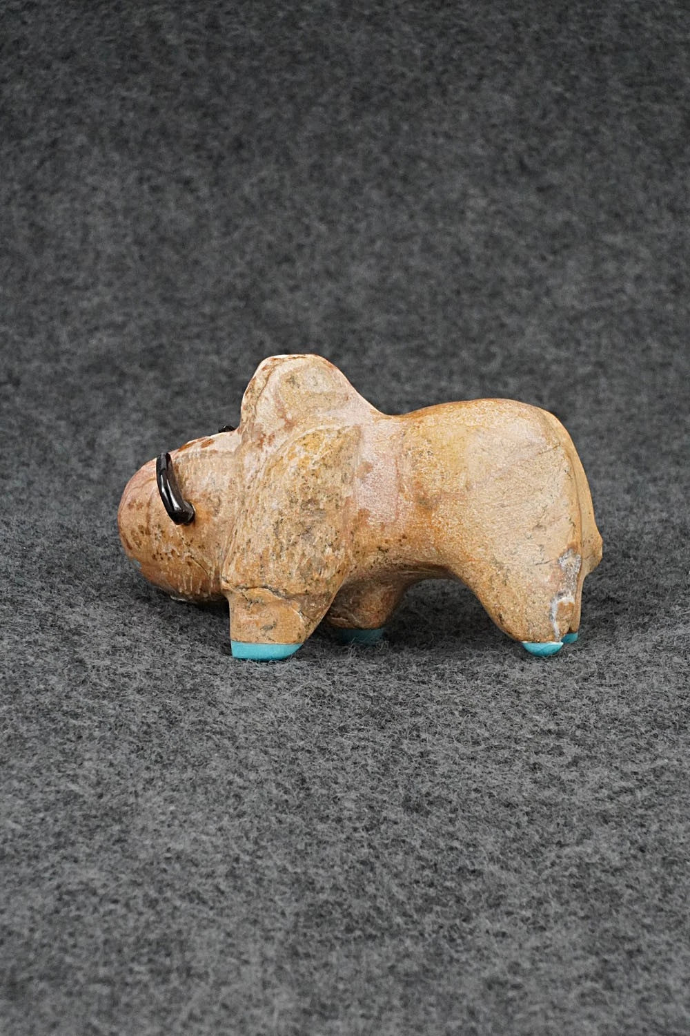 Buffalo Zuni Fetish Carving - Freddie Leekya