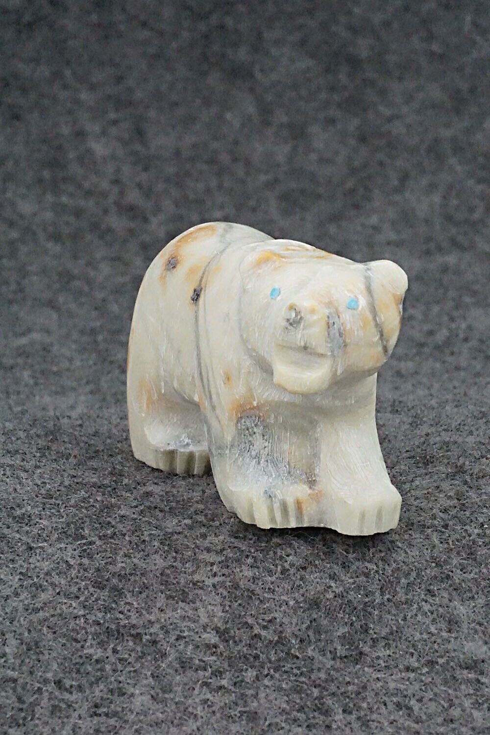 Bear Zuni Fetish Carving - Cody Nastacio