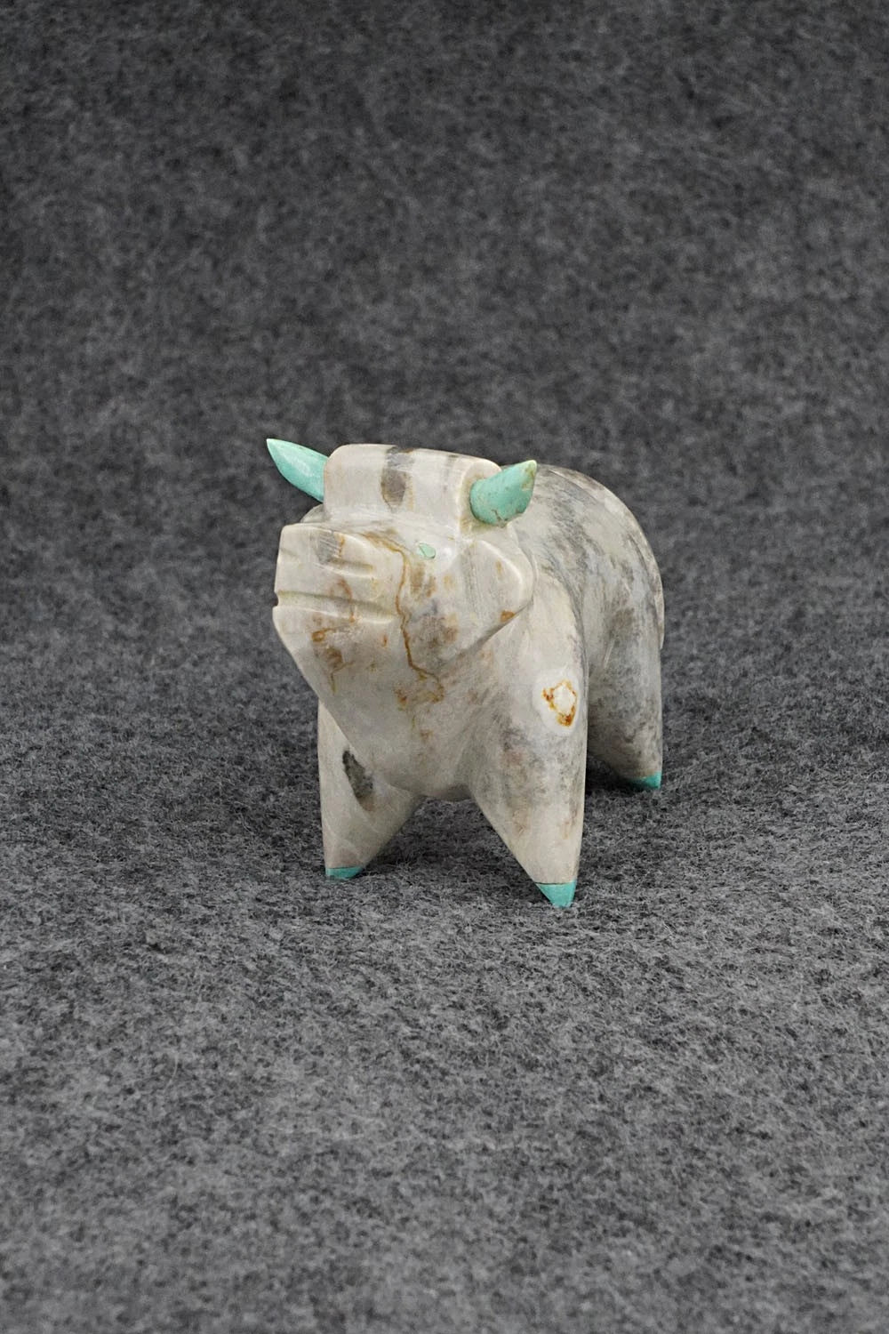 Bull Zuni Fetish Carving - Enrike Leekya