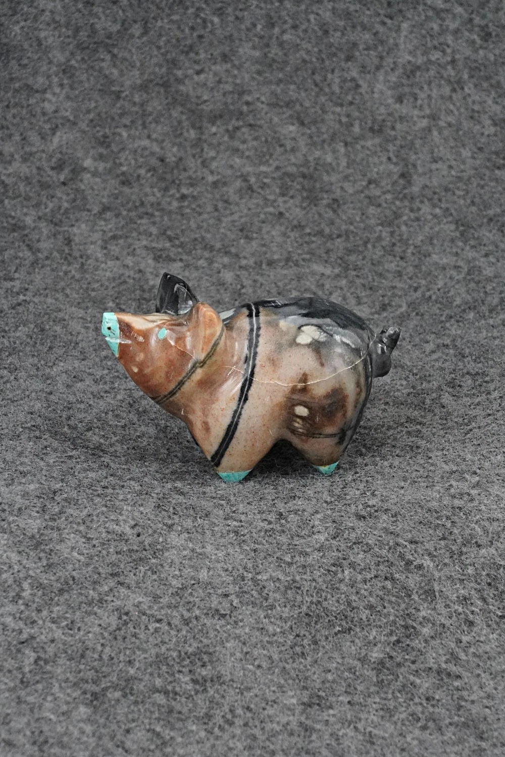 Pig Zuni Fetish Carving - Enrike Leekya