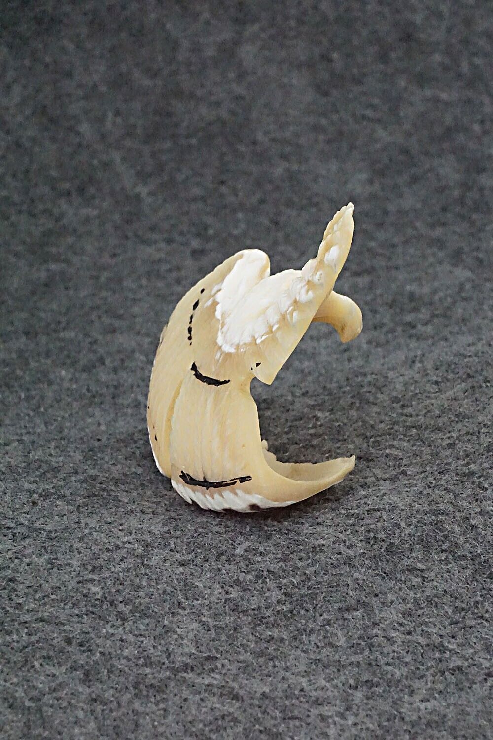 Eagle Zuni Fetish Carving - Wilfred Cheama