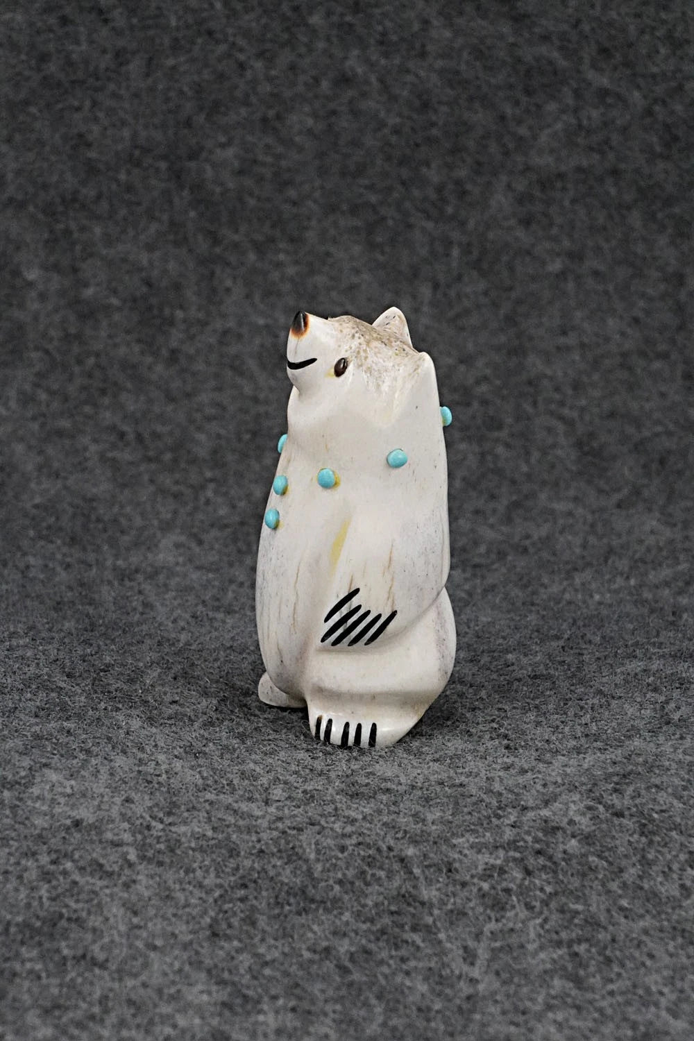 Bear Zuni Fetish Carving - Claudia Peina