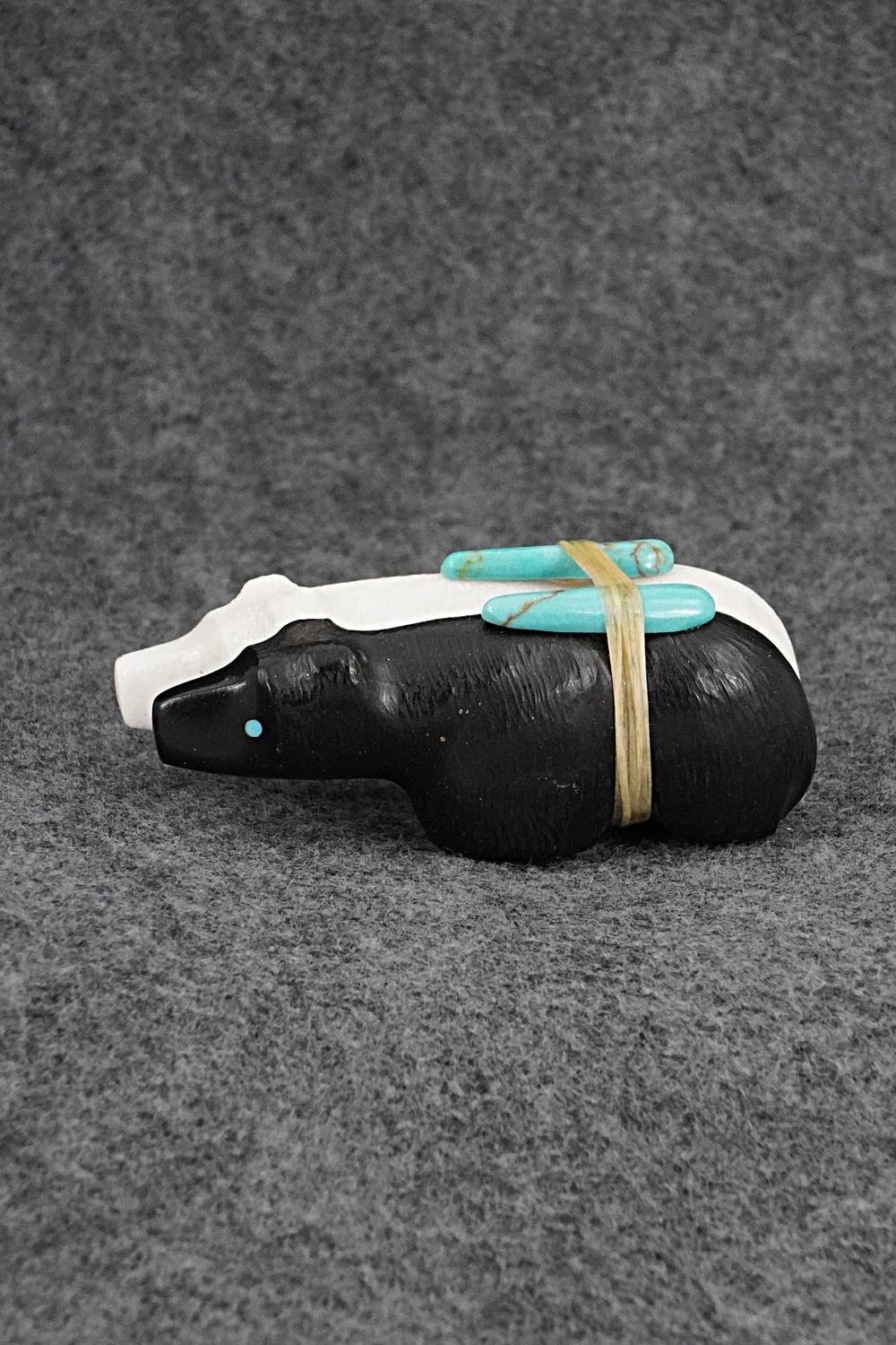 Bear Zuni Fetish Carving - Herb Halate