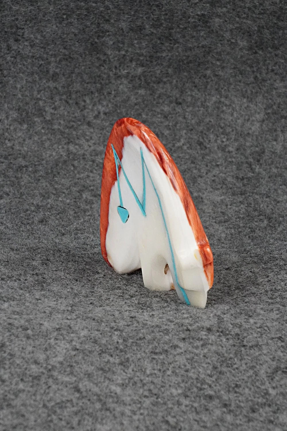 Bear Zuni Fetish Carving - Kenric Laiwakete