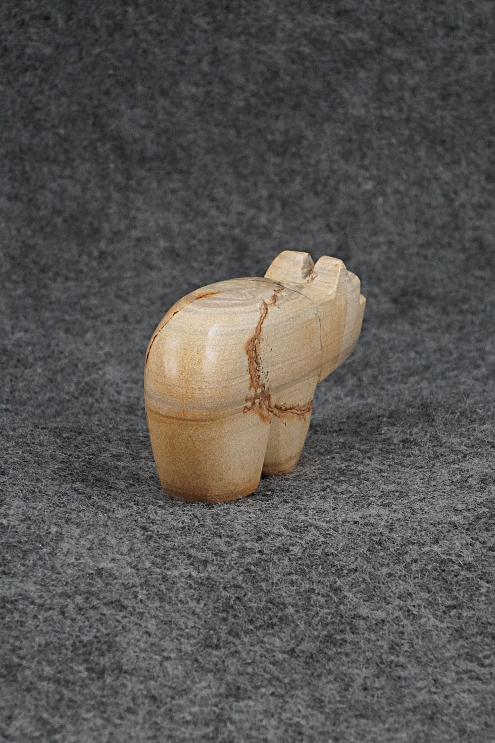 Bear Zuni Fetish Carving - Bernard Laiwakete
