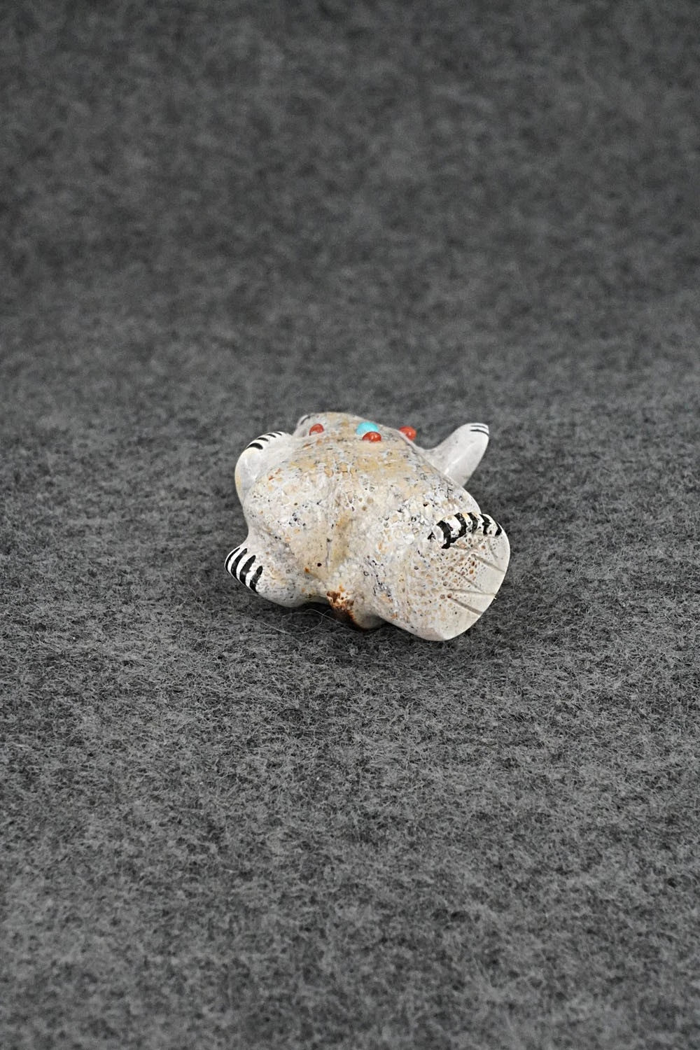 Bear Zuni Fetish Carving - Claudia Peina