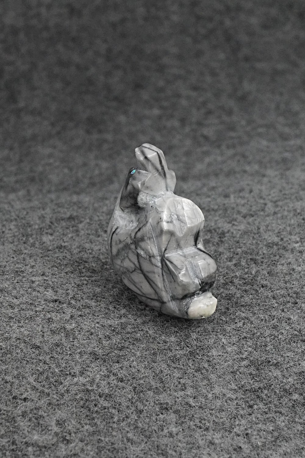 Bear Zuni Fetish Carving - Benina Kallestewa