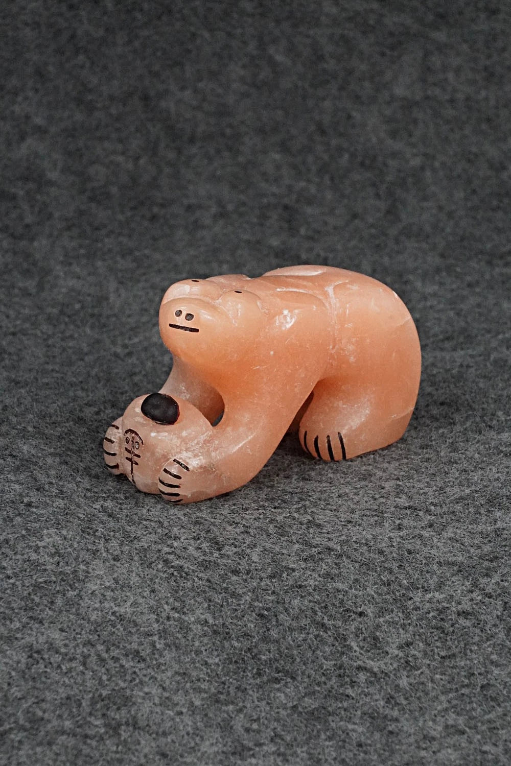 Bear Zuni Fetish Carving - Rick Kallestewa